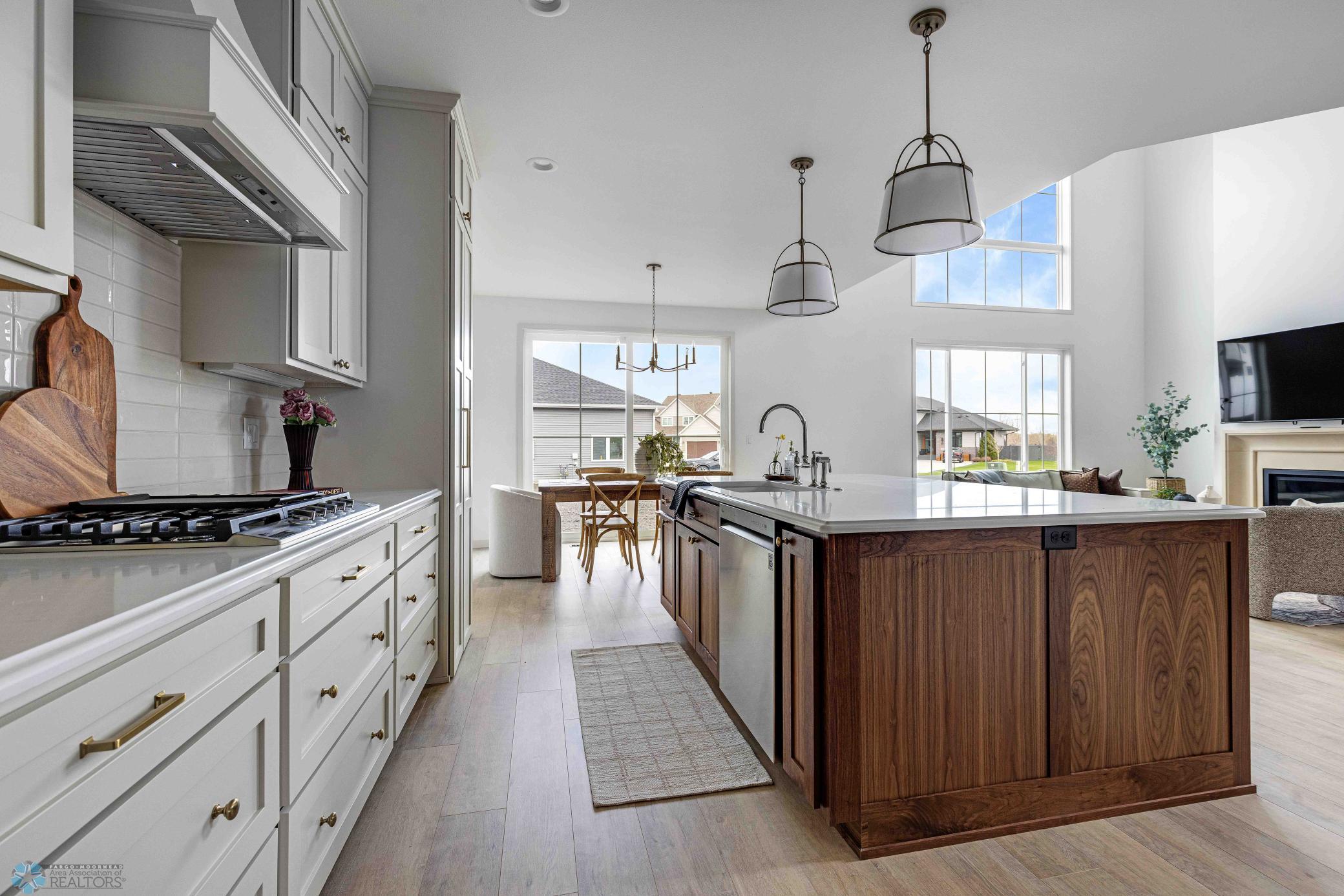 3254_Timber_Creek_Listing-13.jpg