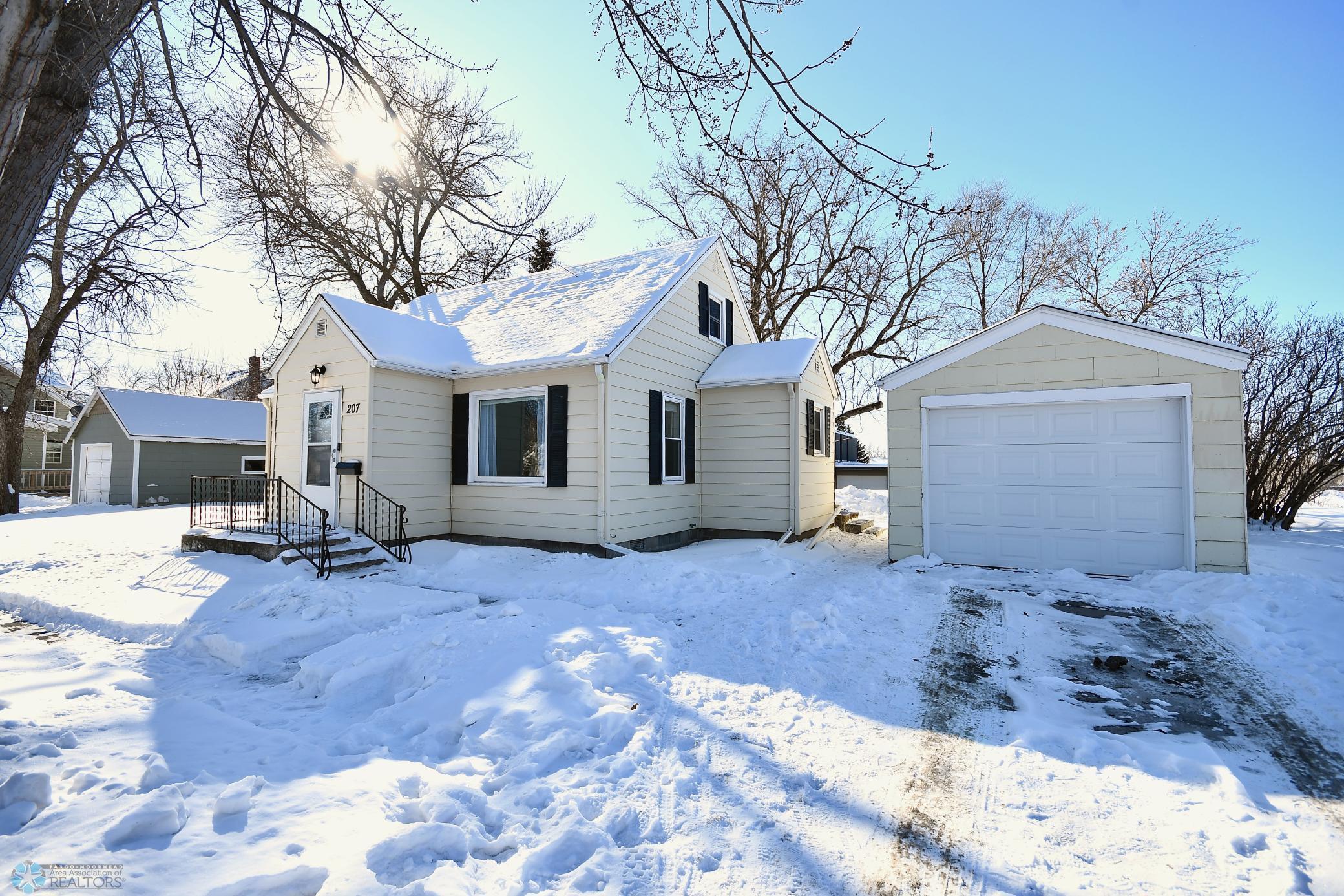 207 2nd Street NE, Barnesville, MN 56514