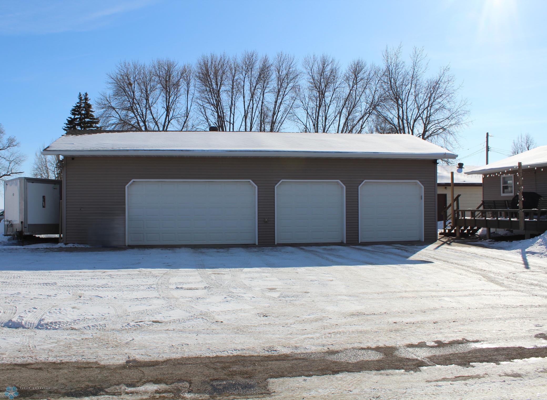 Garage- 4 stalls!