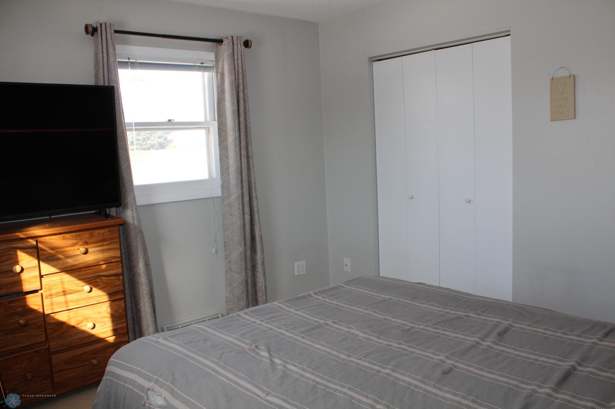 Upper NW bedroom