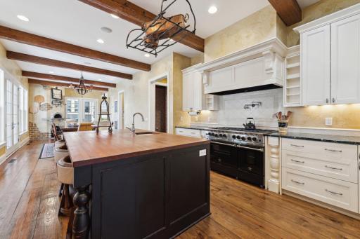 18808 Bearpath Trail, Eden Prairie, MN 55347