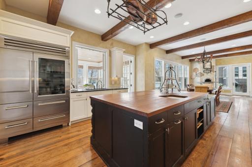18808 Bearpath Trail, Eden Prairie, MN 55347
