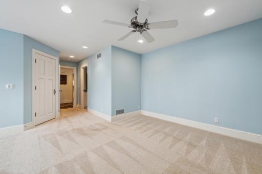 18808 Bearpath Trail, Eden Prairie, MN 55347