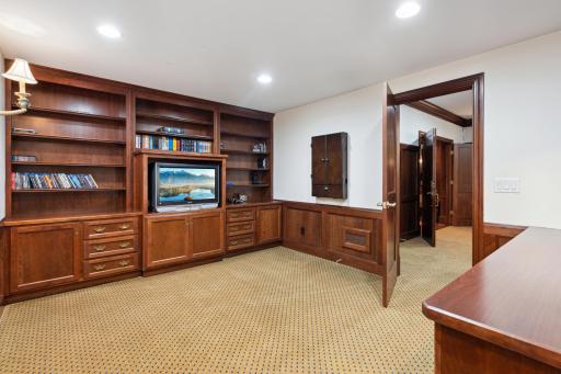 18808 Bearpath Trail, Eden Prairie, MN 55347