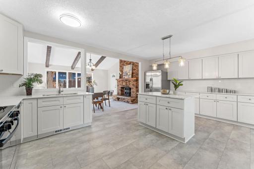 1128 County Road B E, Saint Paul, MN 55109