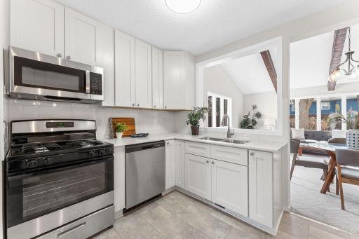 1128 County Road B E, Saint Paul, MN 55109