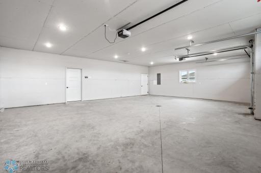 3 Stall Heated Garage