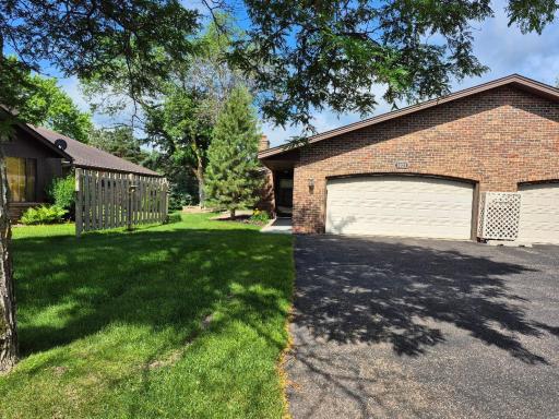 1021 Yuma Lane N, Plymouth, MN 55447