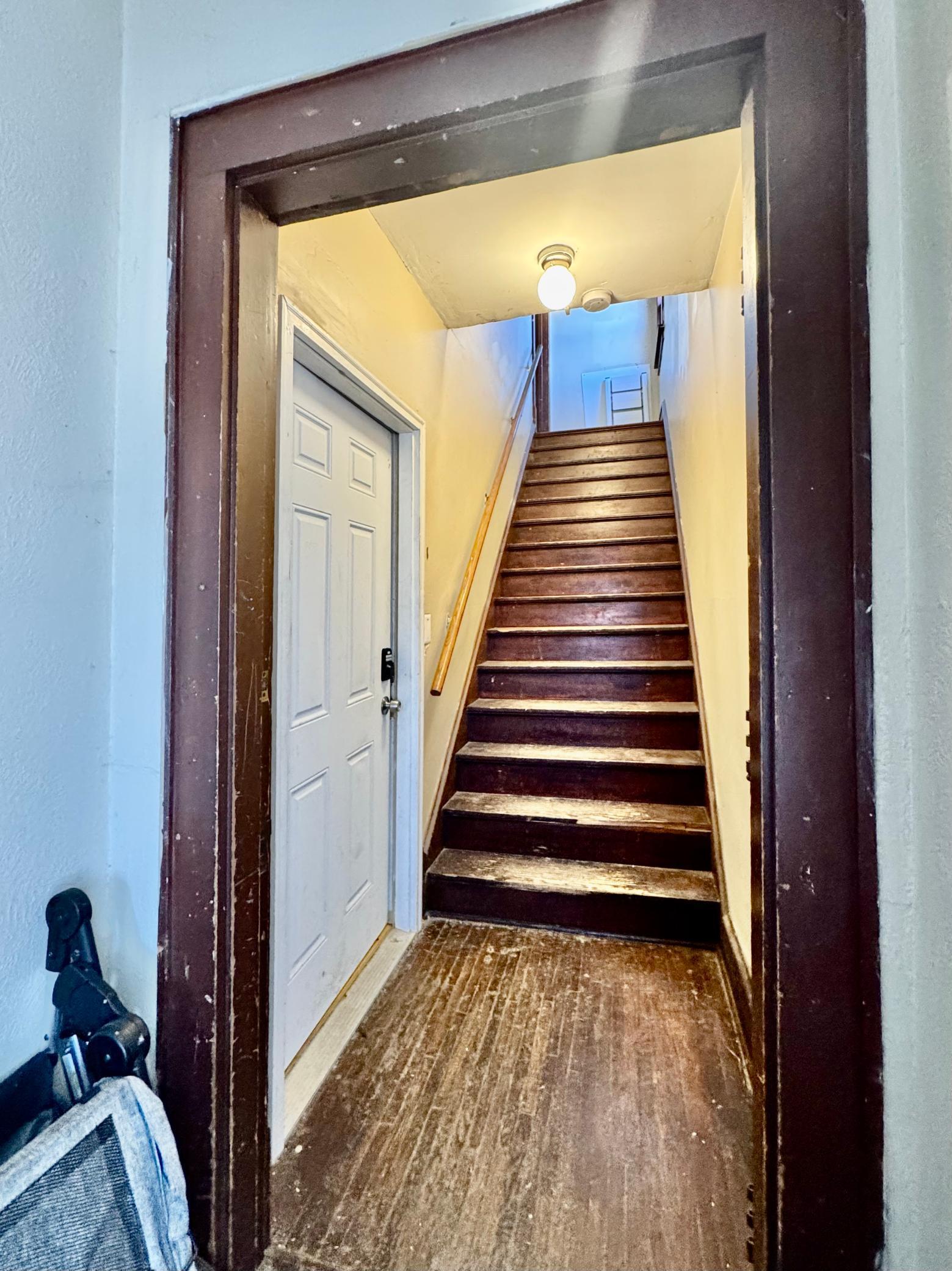 Front entry foyer to unit doors.