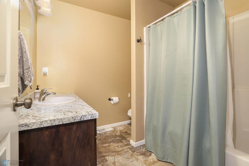 Fully bath on second floor (tub/shower combo)