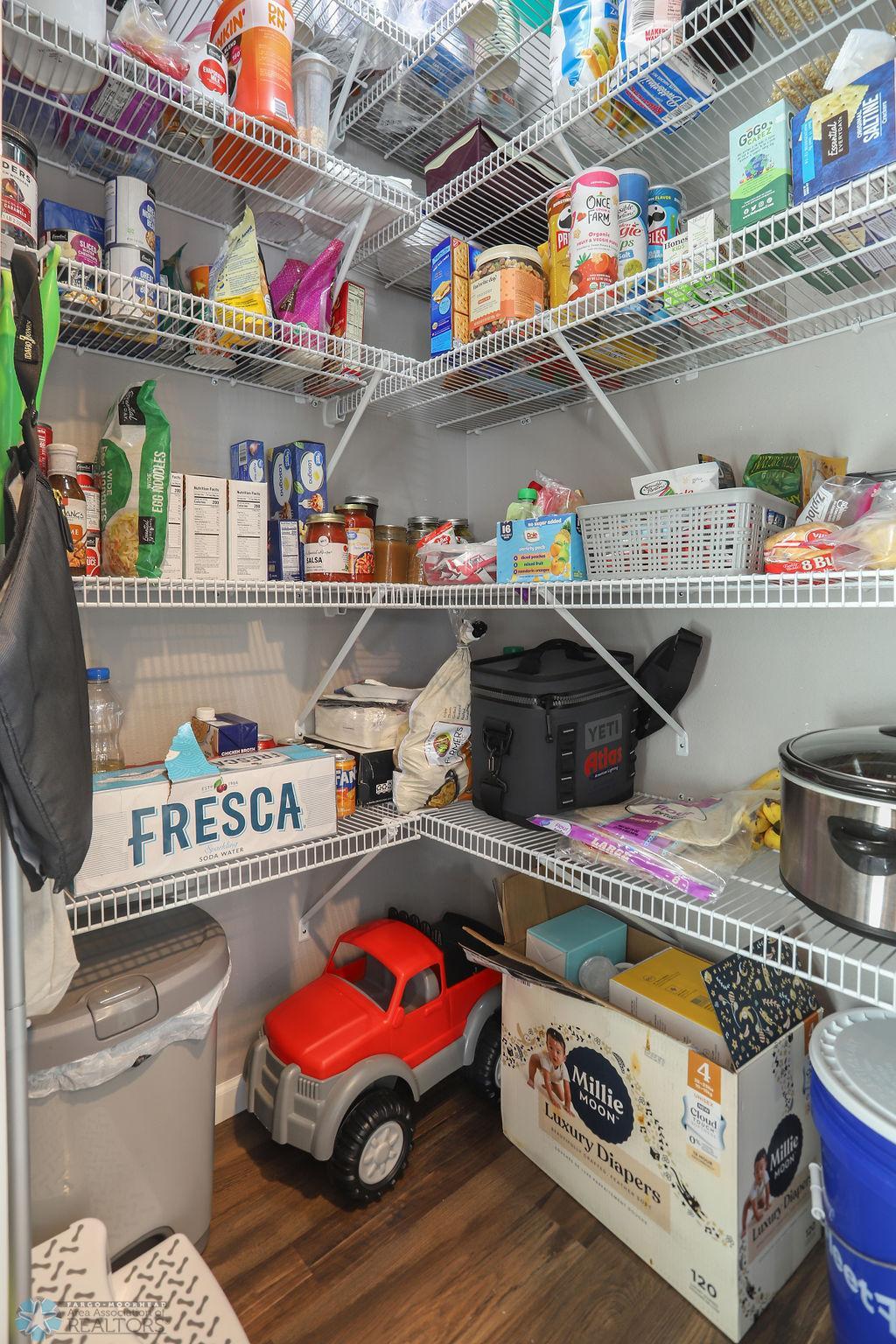 Corner pantry
