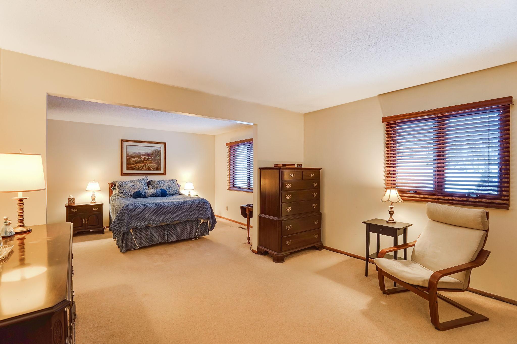 Large primary BR with sitting area, two closets