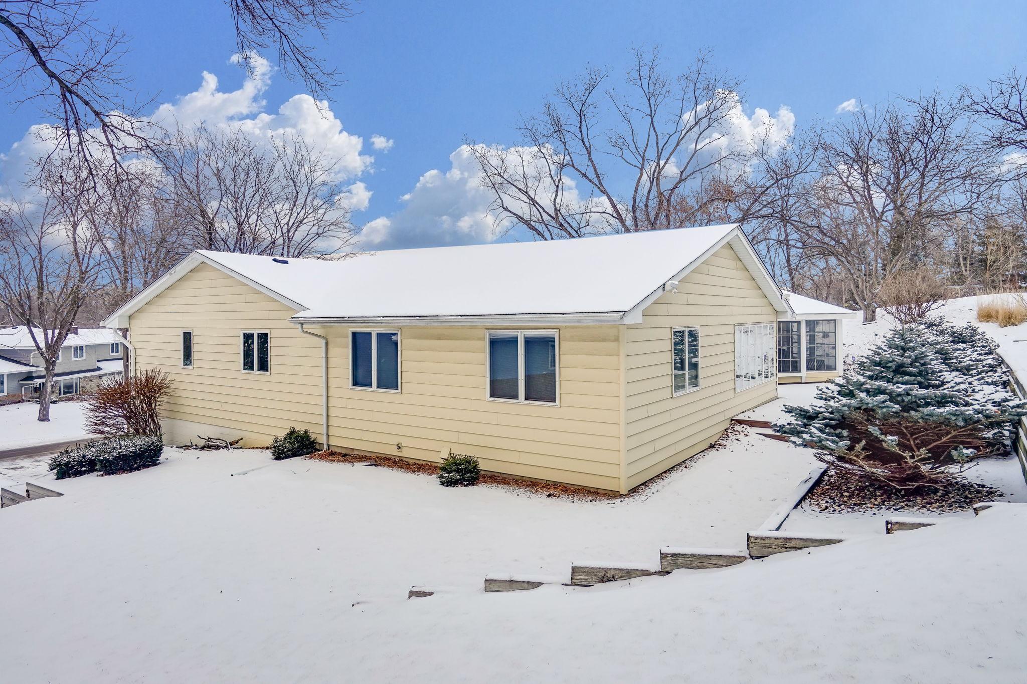 Beautiful property with gardens and landscaping, fun for all seasons