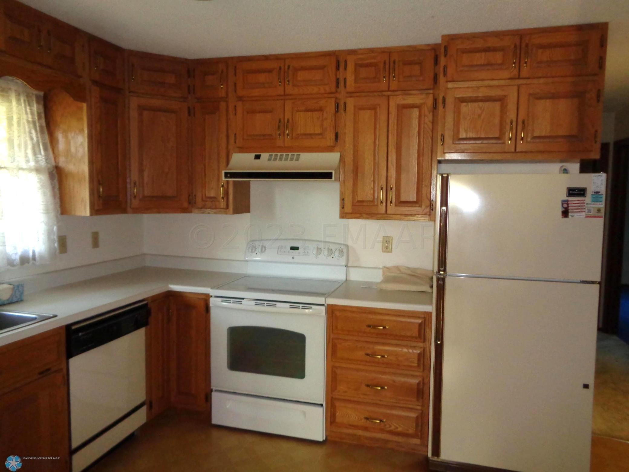 Kitchen 2.jpg