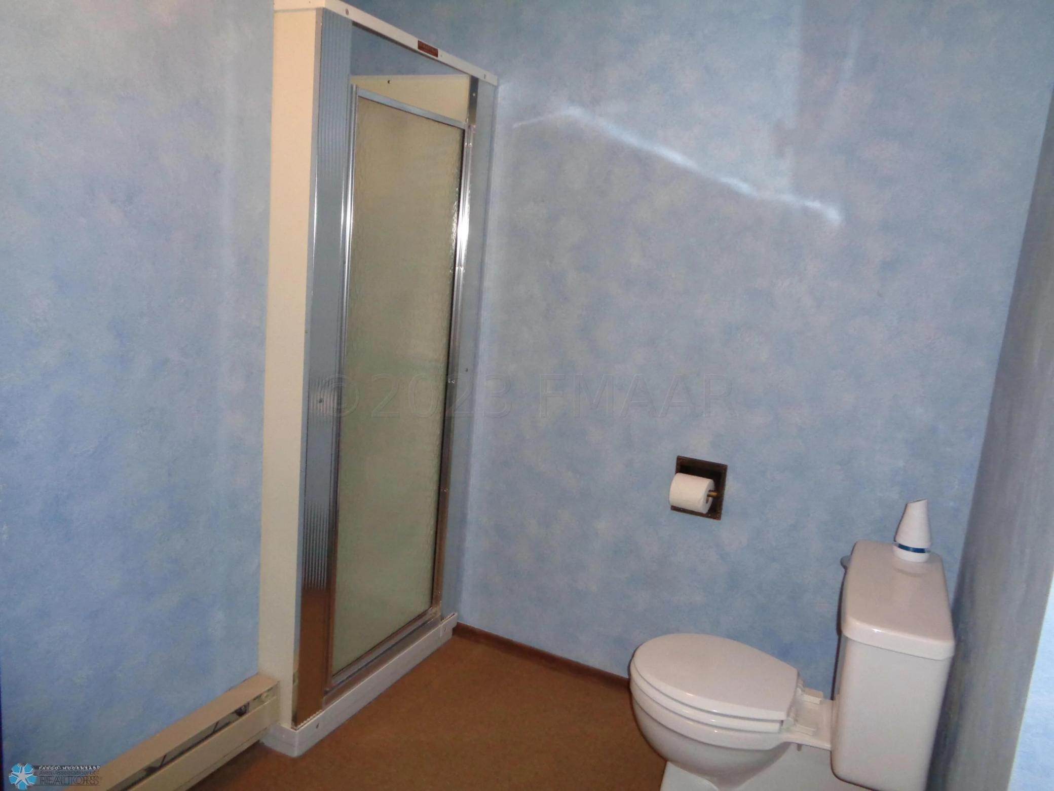 Bathroom 4.jpg