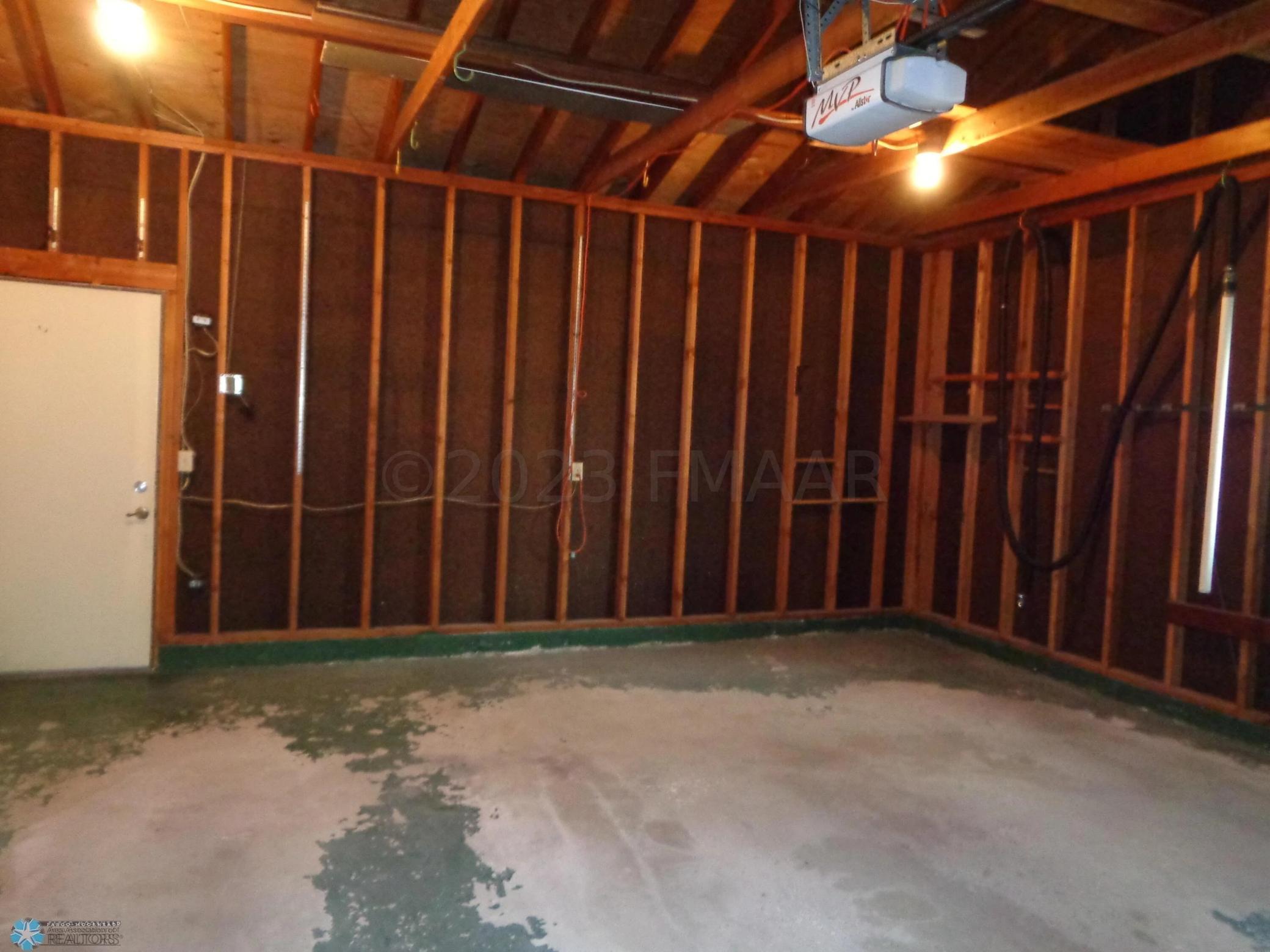 garage.jpg