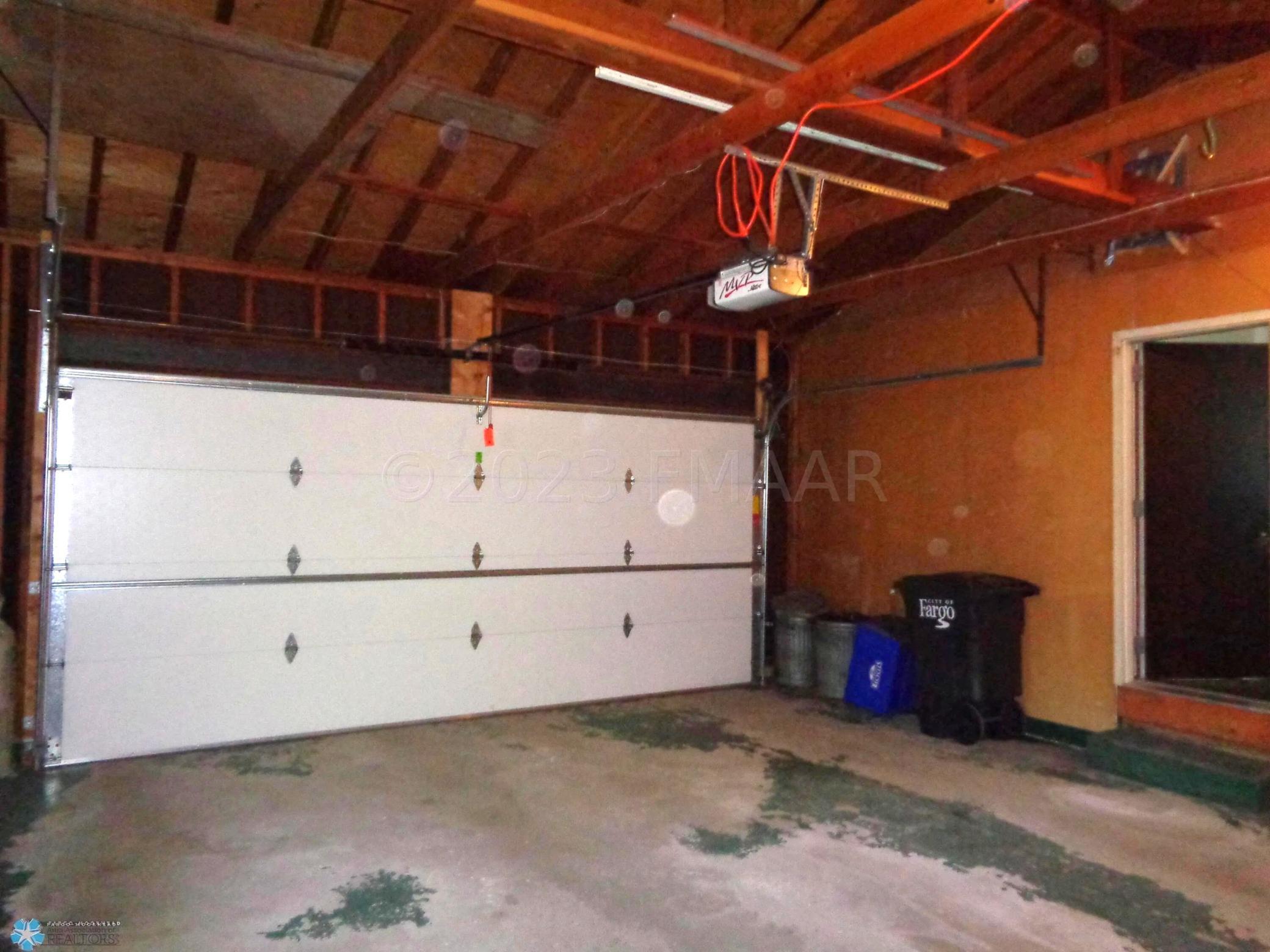 garage 2.jpg