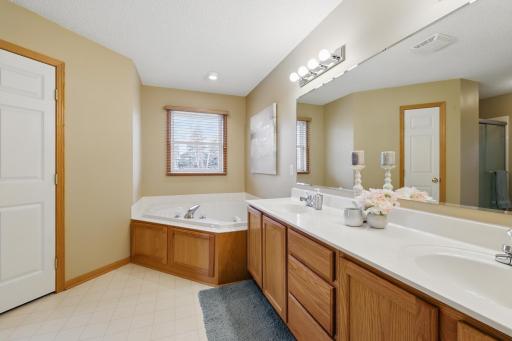 8036 Greenbriar Lane, Saint Paul, MN 55125
