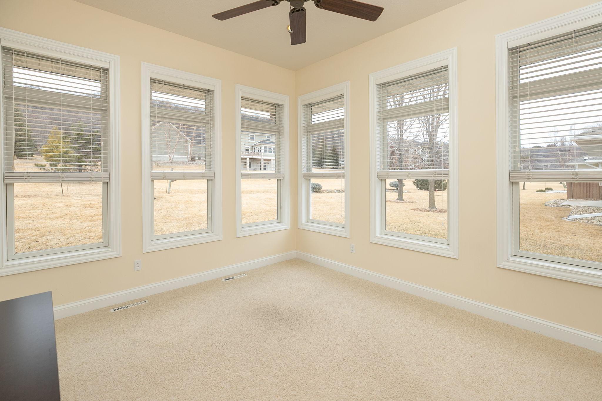 12-web-or-mls-12-Sun Room.jpg