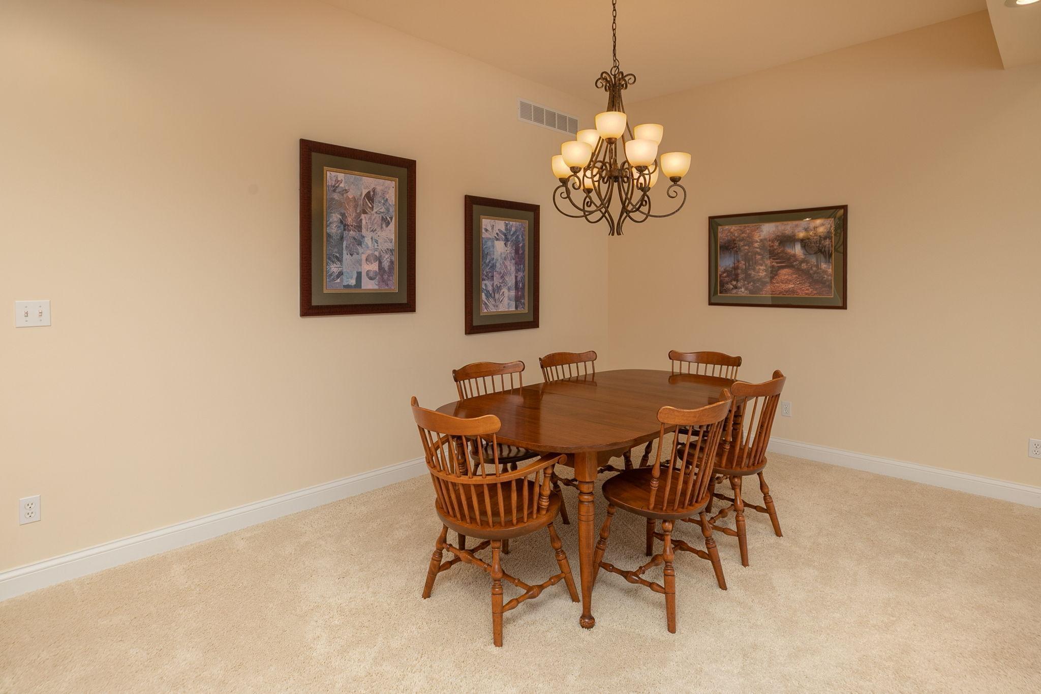 9-web-or-mls-09-Dining Room.jpg