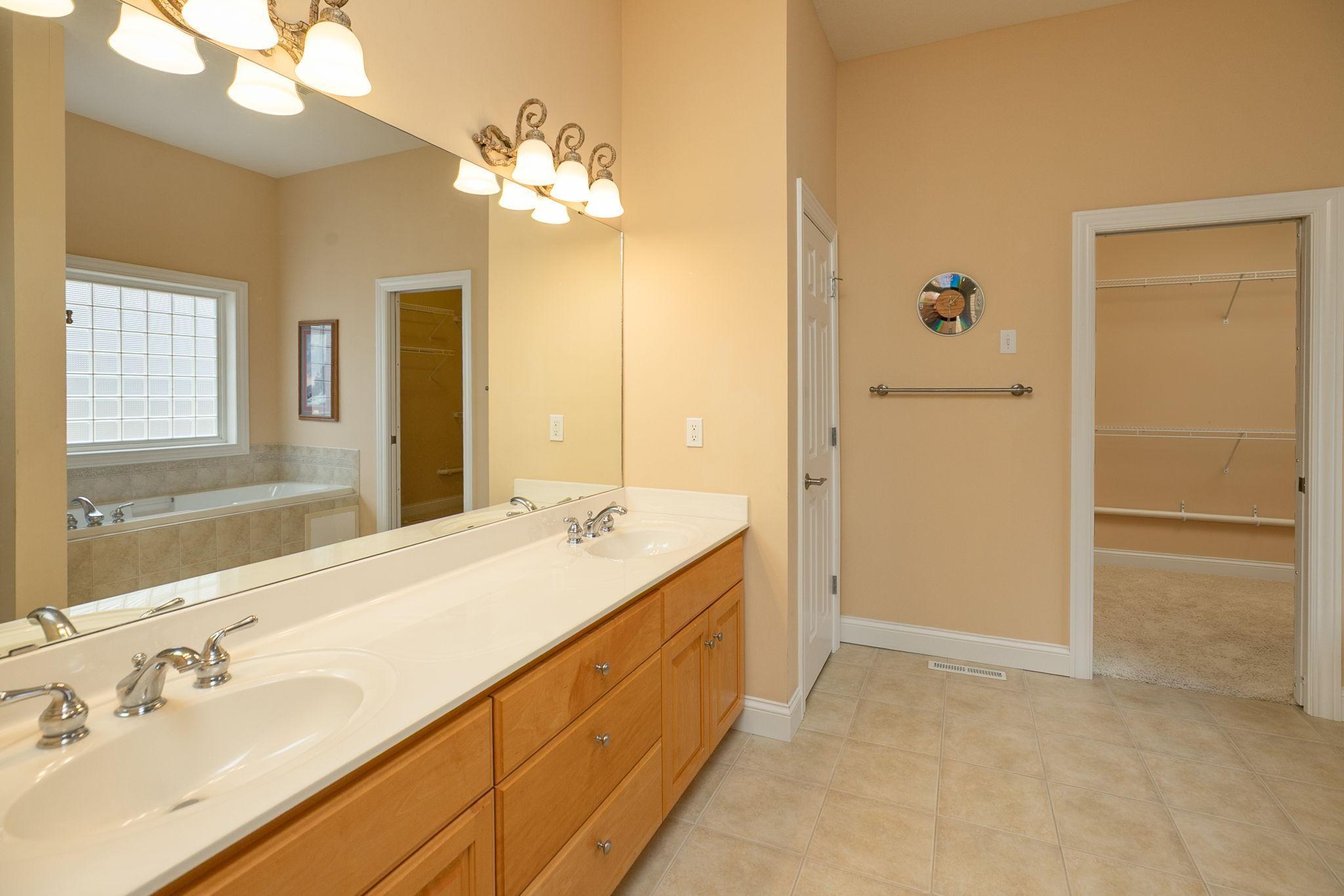 22-web-or-mls-22-Primary Bathroom.jpg