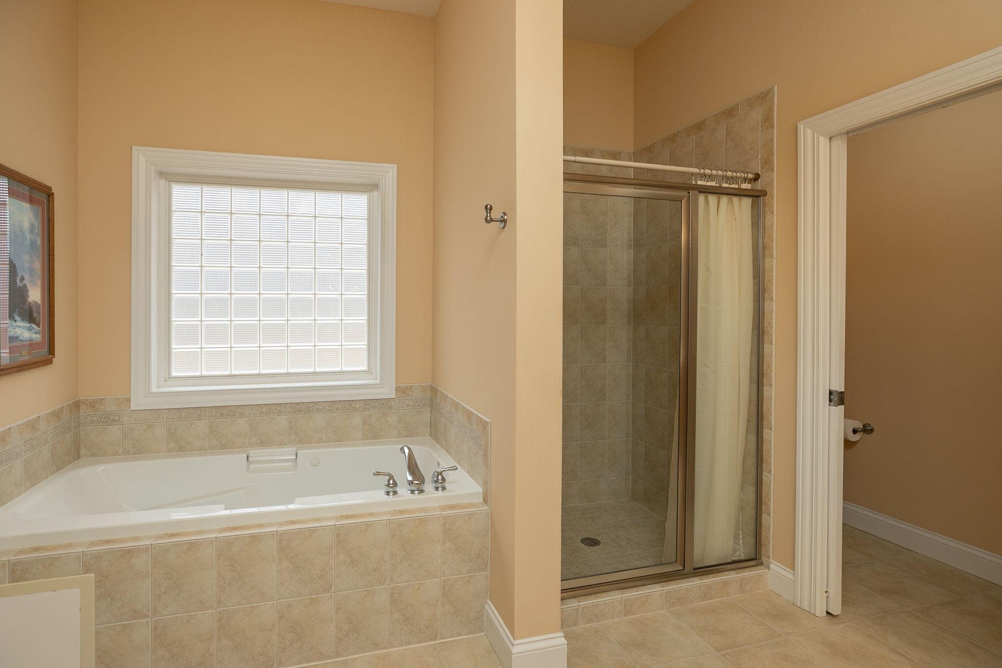 23-web-or-mls-23-Primary Bathroom.jpg