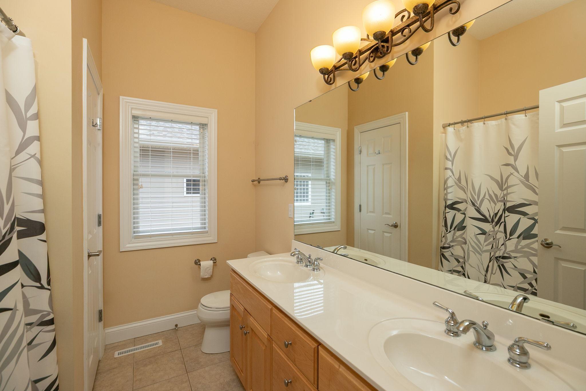 28-web-or-mls-28-Bathroom.jpg