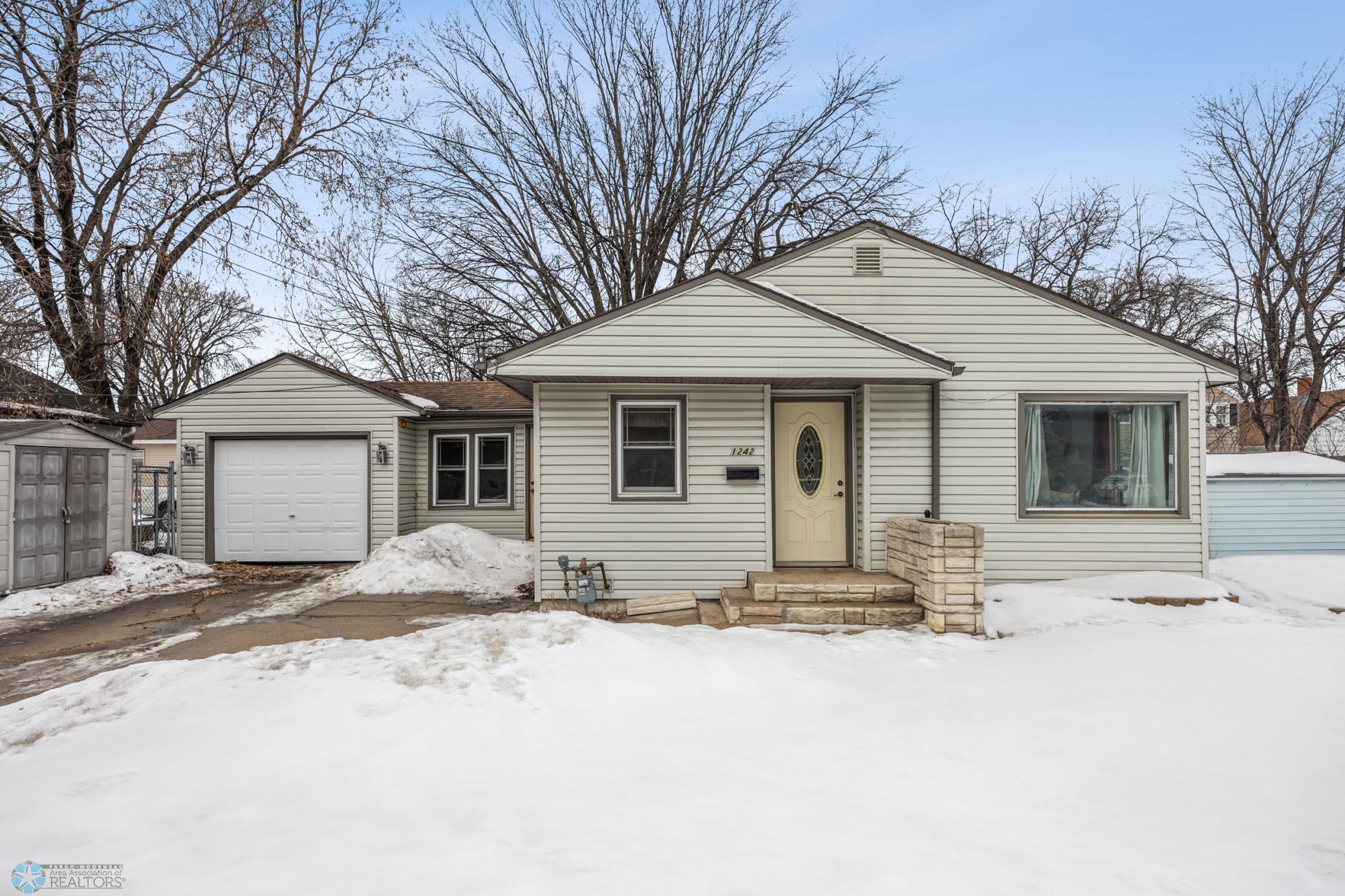 1242 11th Street N, Fargo, ND 58102