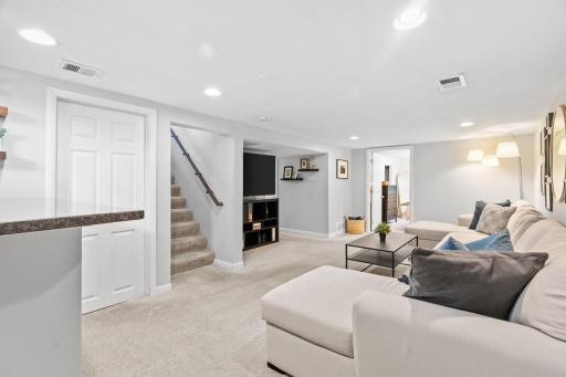 1630 Oregon Avenue S, Minneapolis, MN 55426
