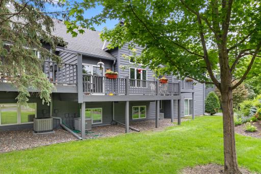 2247 Sherwood Court, Minnetonka, MN 55305