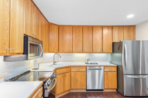2247 Sherwood Court, Minnetonka, MN 55305