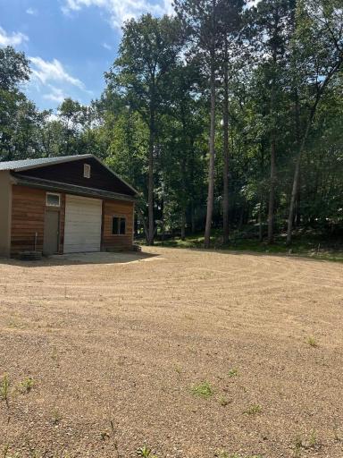 Gorgeous Property with 30 X 40 pole building