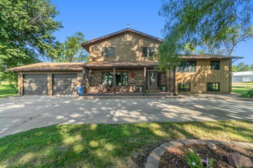 402 E 1st Street, Hardwick, MN 56134