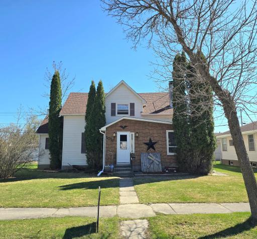 1011 10th Street, International Falls, MN 56649