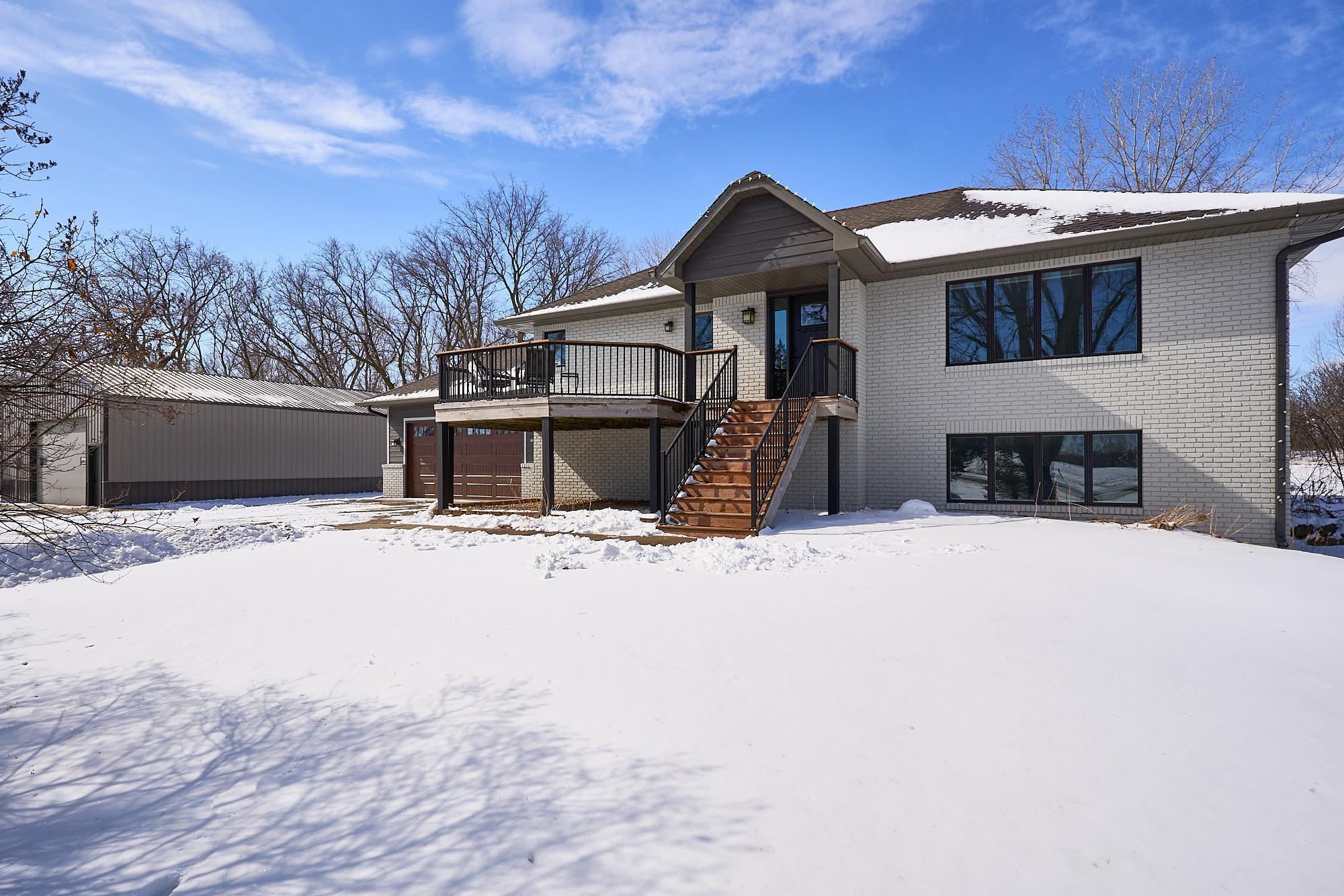 9145 County Rd 17 SE