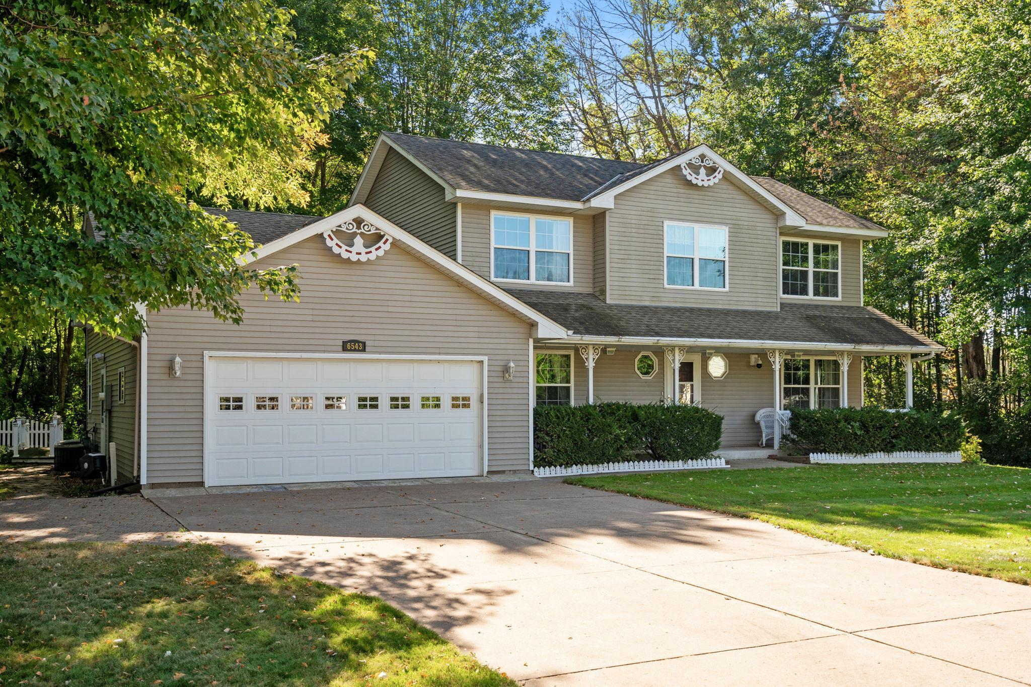 3-web-or-mls-6543 Goodwin Ln-2.jpg