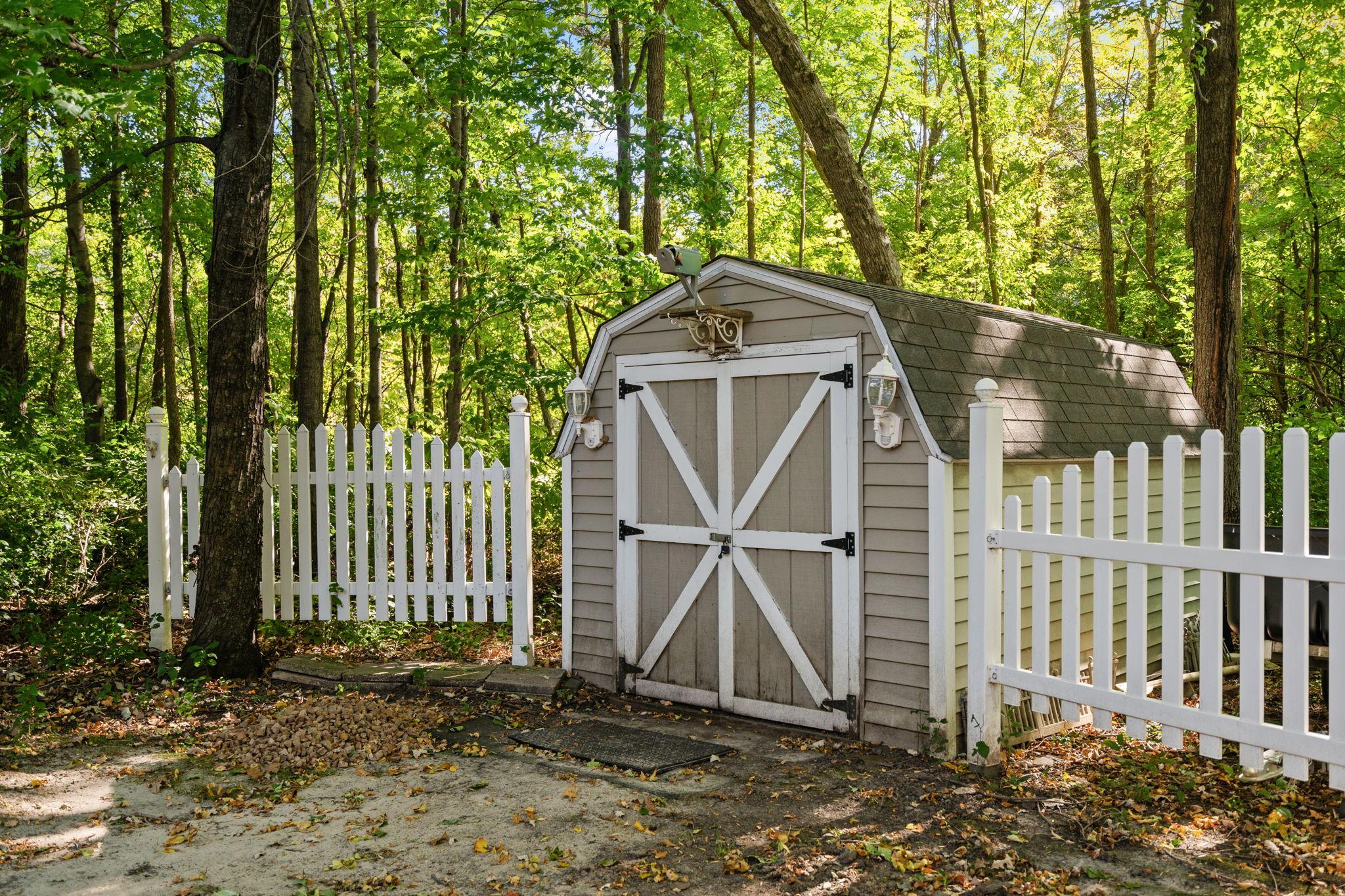 13-web-or-mls-6543 Goodwin Ln-13.jpg