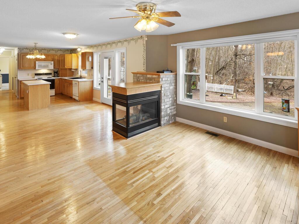 6543 Goodwin Ln Wyoming MN 55092 USA-026-033-024-MLS_Size.jpg