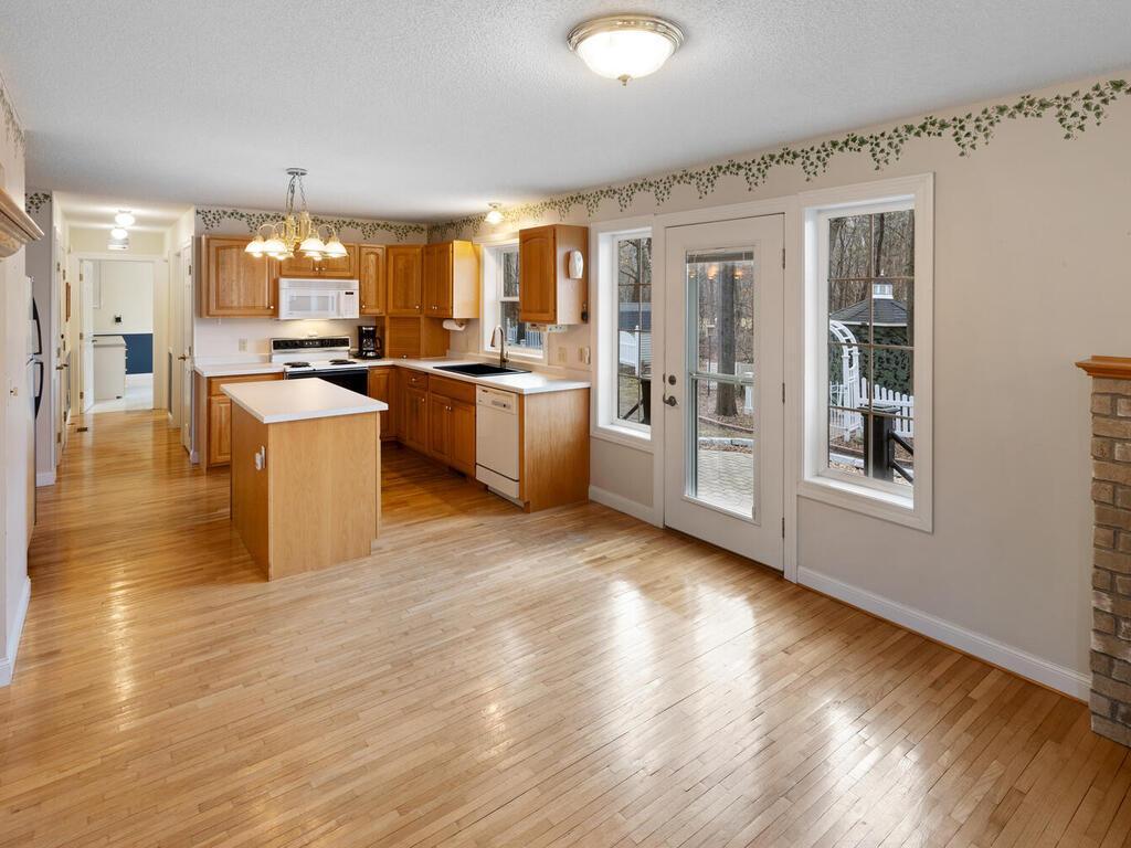 Eat in kitchen
