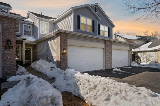 Stunning Two Story Townhome in Amazing Lakeville Location!
