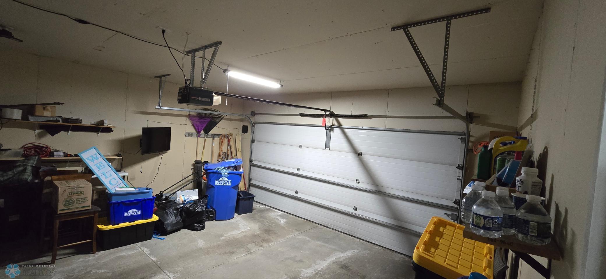 Garage.b