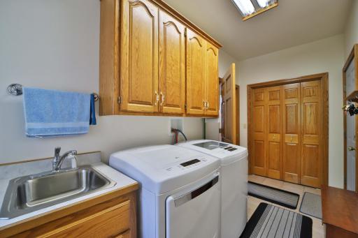 10124 Timberwolf Trail, Kabetogama, MN 56669