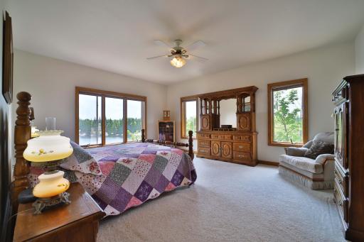 10124 Timberwolf Trail, Kabetogama, MN 56669