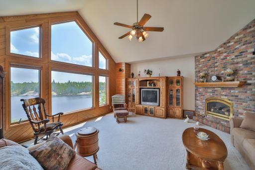 10124 Timberwolf Trail, Kabetogama, MN 56669