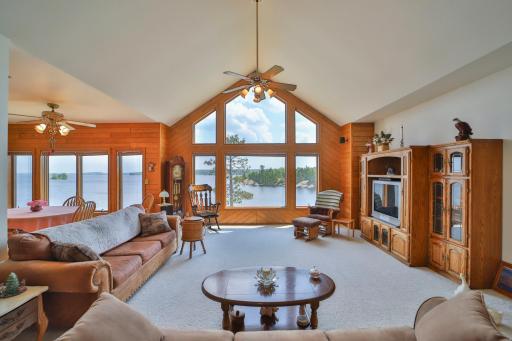 10124 Timberwolf Trail, Kabetogama, MN 56669