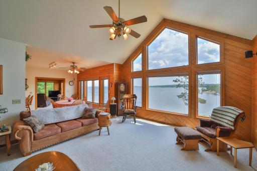 10124 Timberwolf Trail, Kabetogama, MN 56669