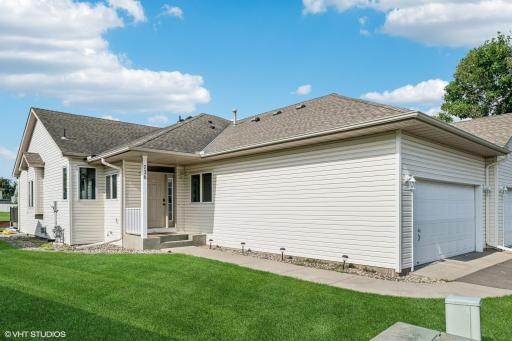 726 Regent Drive, Shakopee, MN 55379