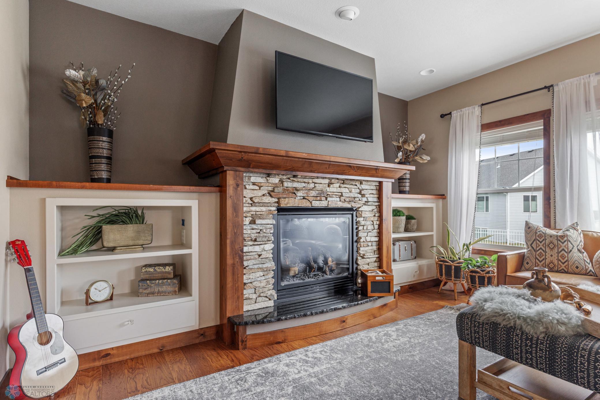 Gas Fireplace & Built Ins