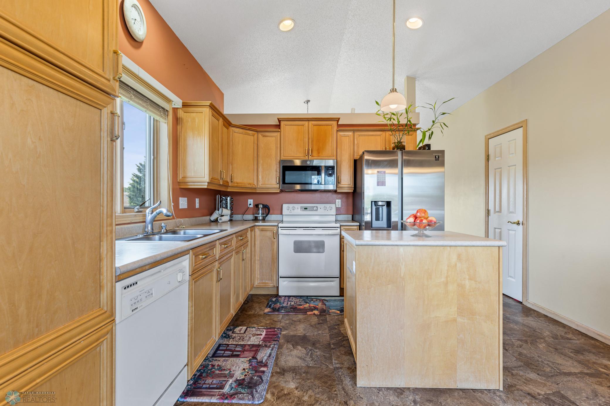 Kitchen with central island