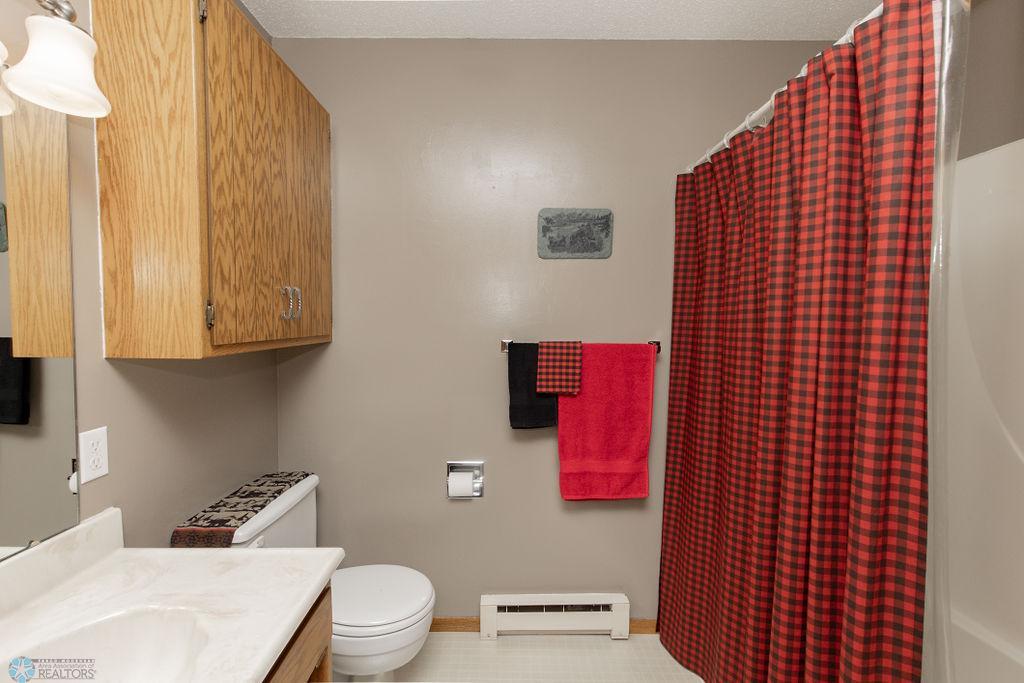 Bathroom 1- Full Bath